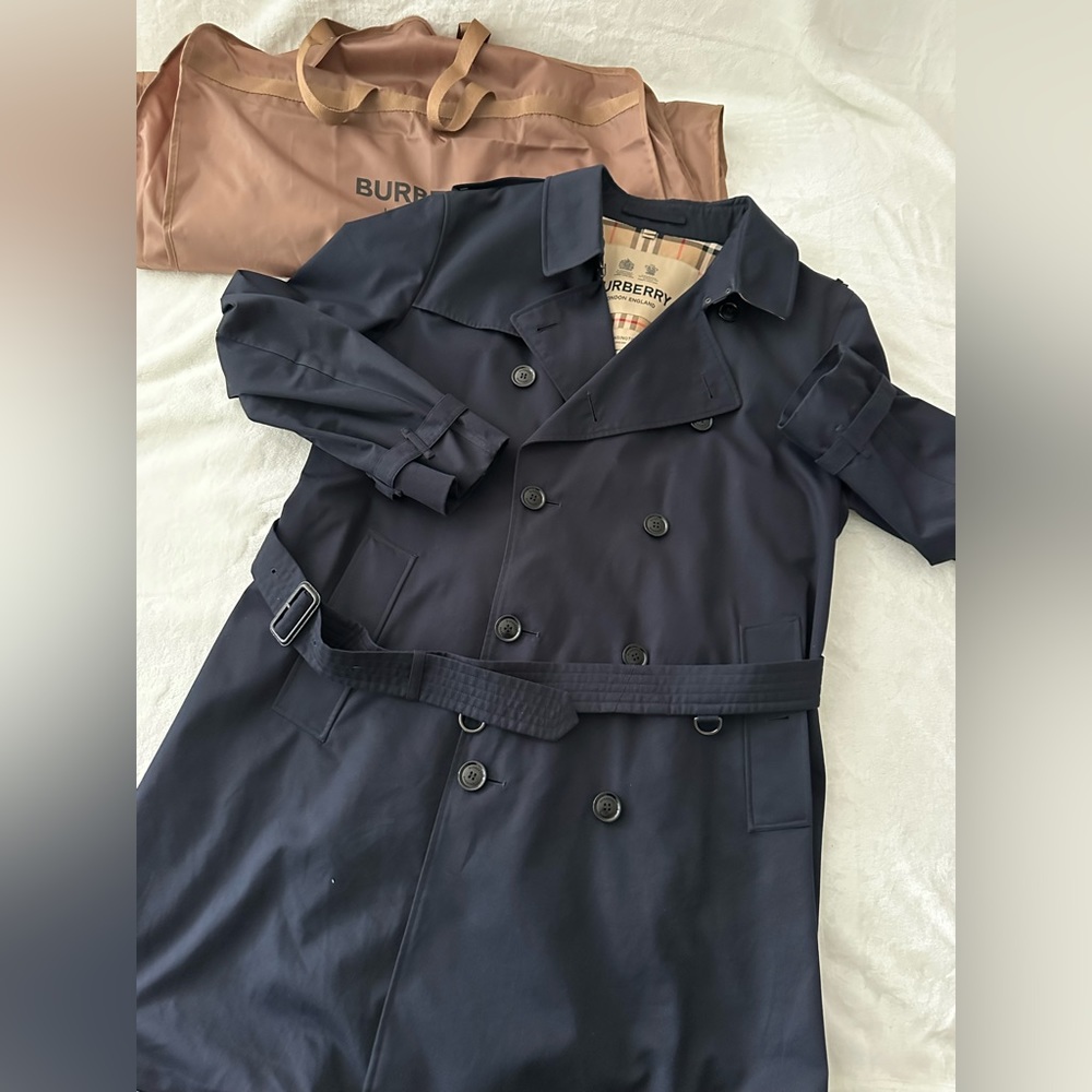 Burberry Kensington Heritage Trench Coat